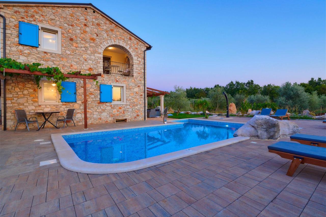 Villa Relax House Surrounded By Olives And Vineyard à Stifanići Extérieur photo