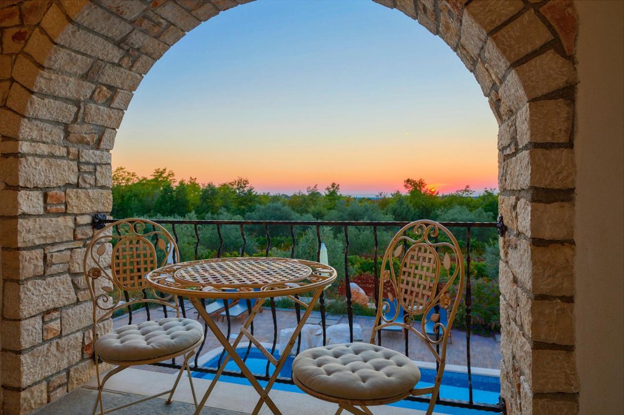 Villa Relax House Surrounded By Olives And Vineyard à Stifanići Extérieur photo