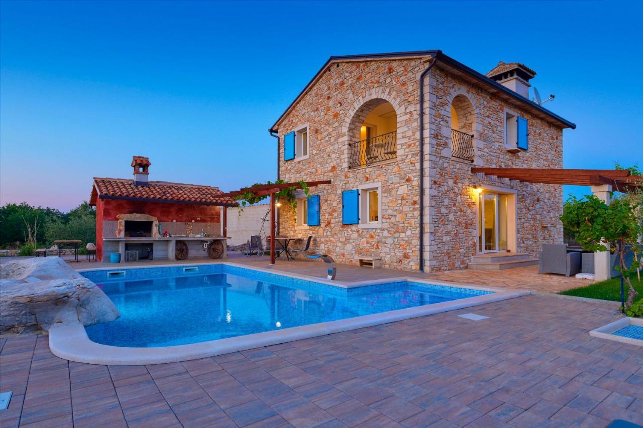 Villa Relax House Surrounded By Olives And Vineyard à Stifanići Extérieur photo