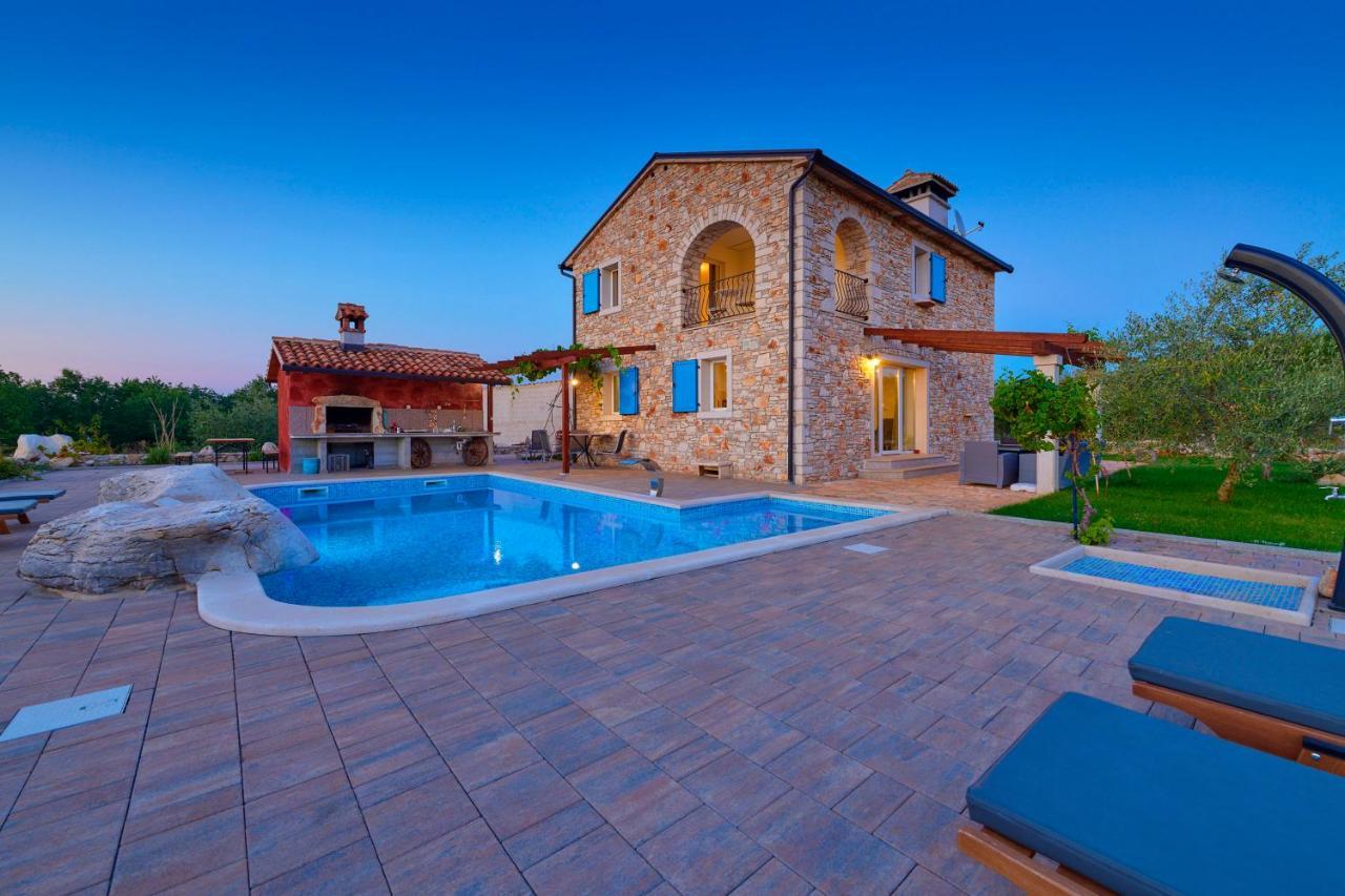 Villa Relax House Surrounded By Olives And Vineyard à Stifanići Extérieur photo
